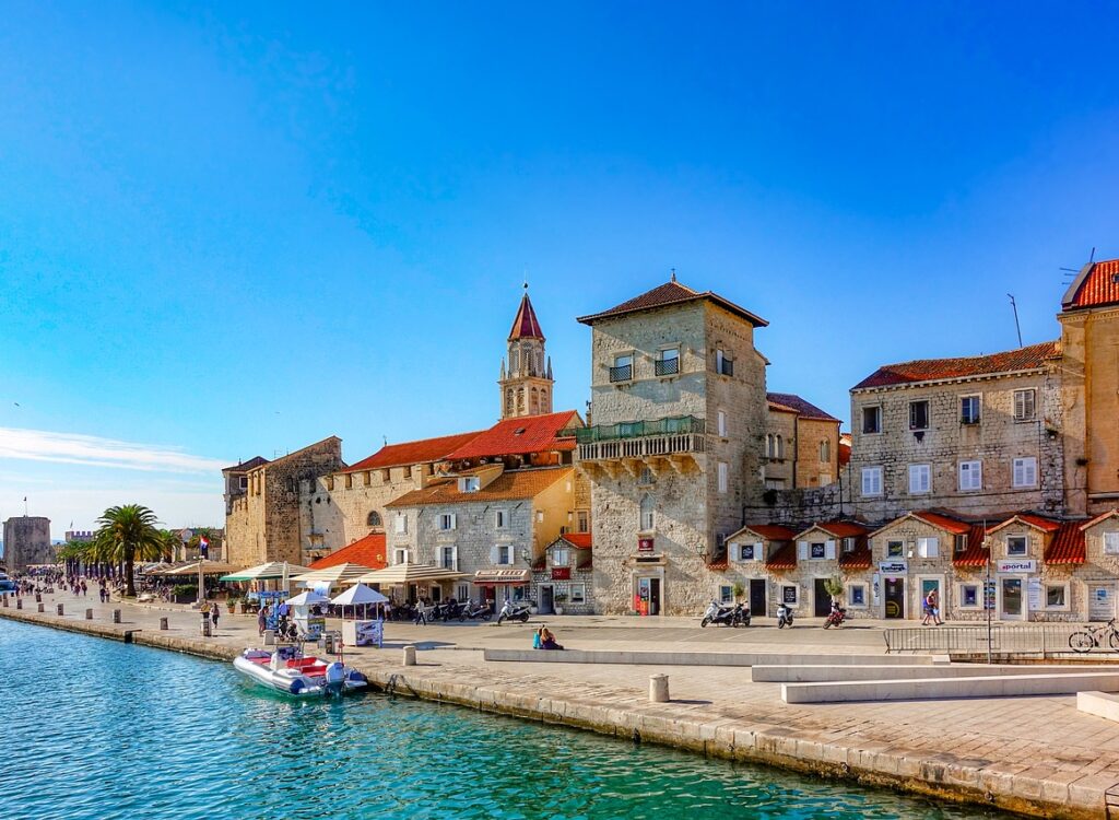 trogir, historic center, city-4166786.jpg